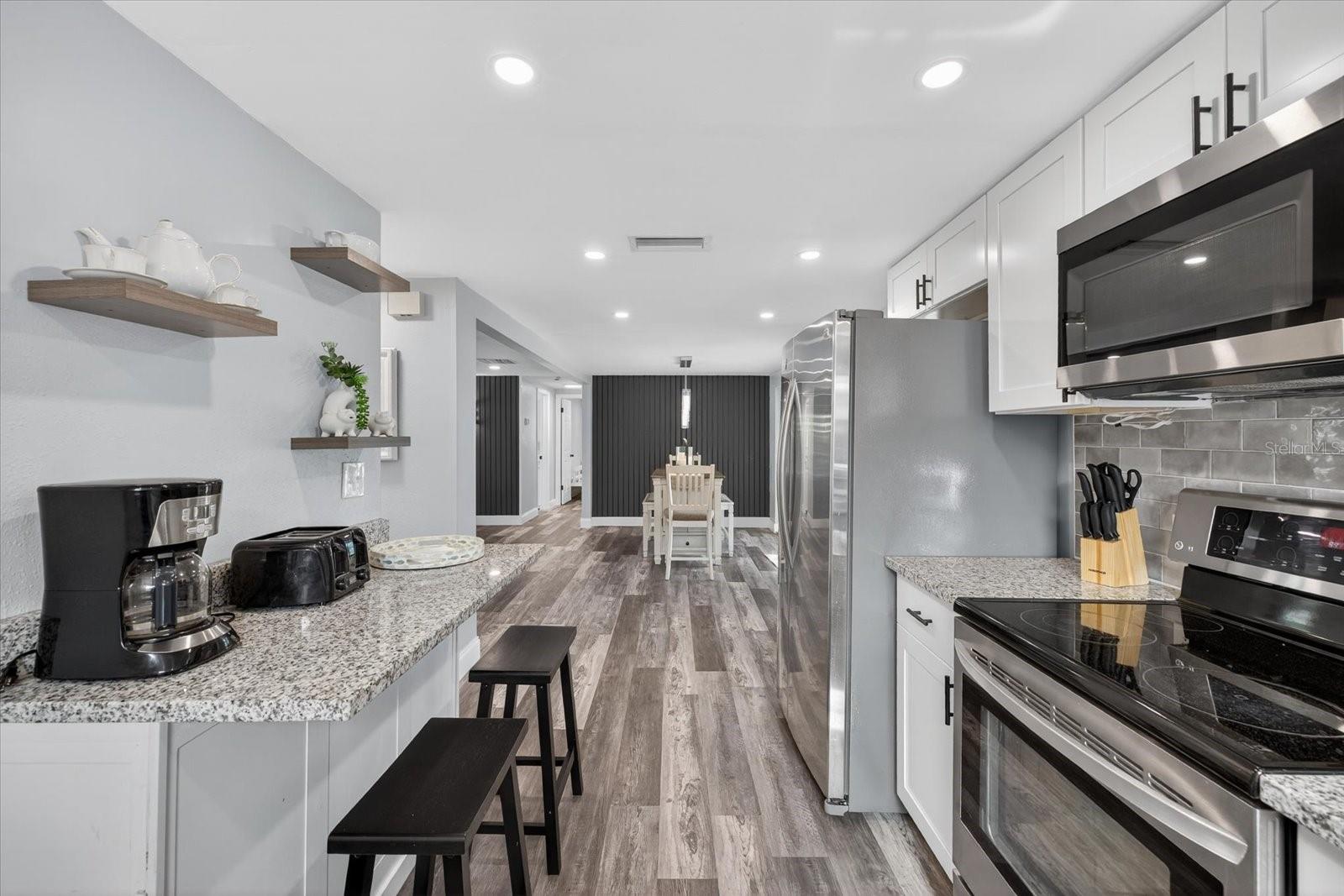 Listing photo id 17 for 7140 Gulf Highlands Drive