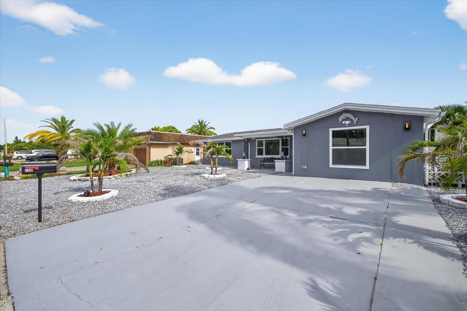 Listing photo id 2 for 7140 Gulf Highlands Drive