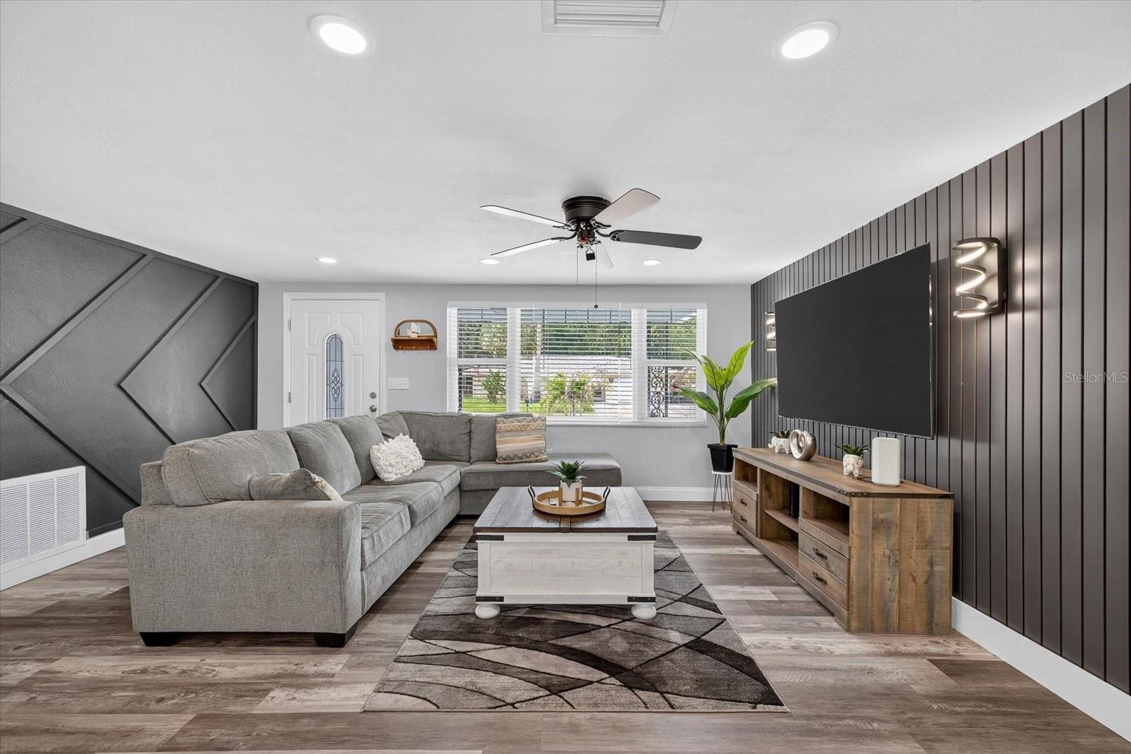Listing photo id 7 for 7140 Gulf Highlands Drive