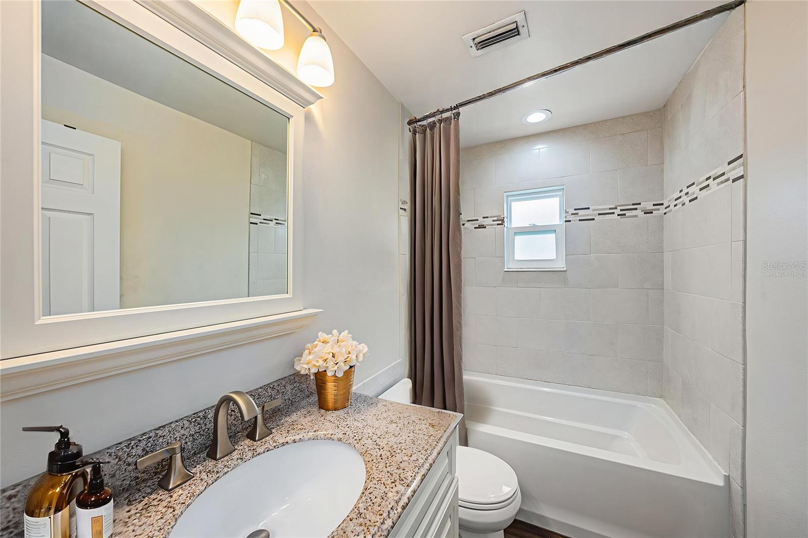 Listing photo id 8 for 23253 Granite Place