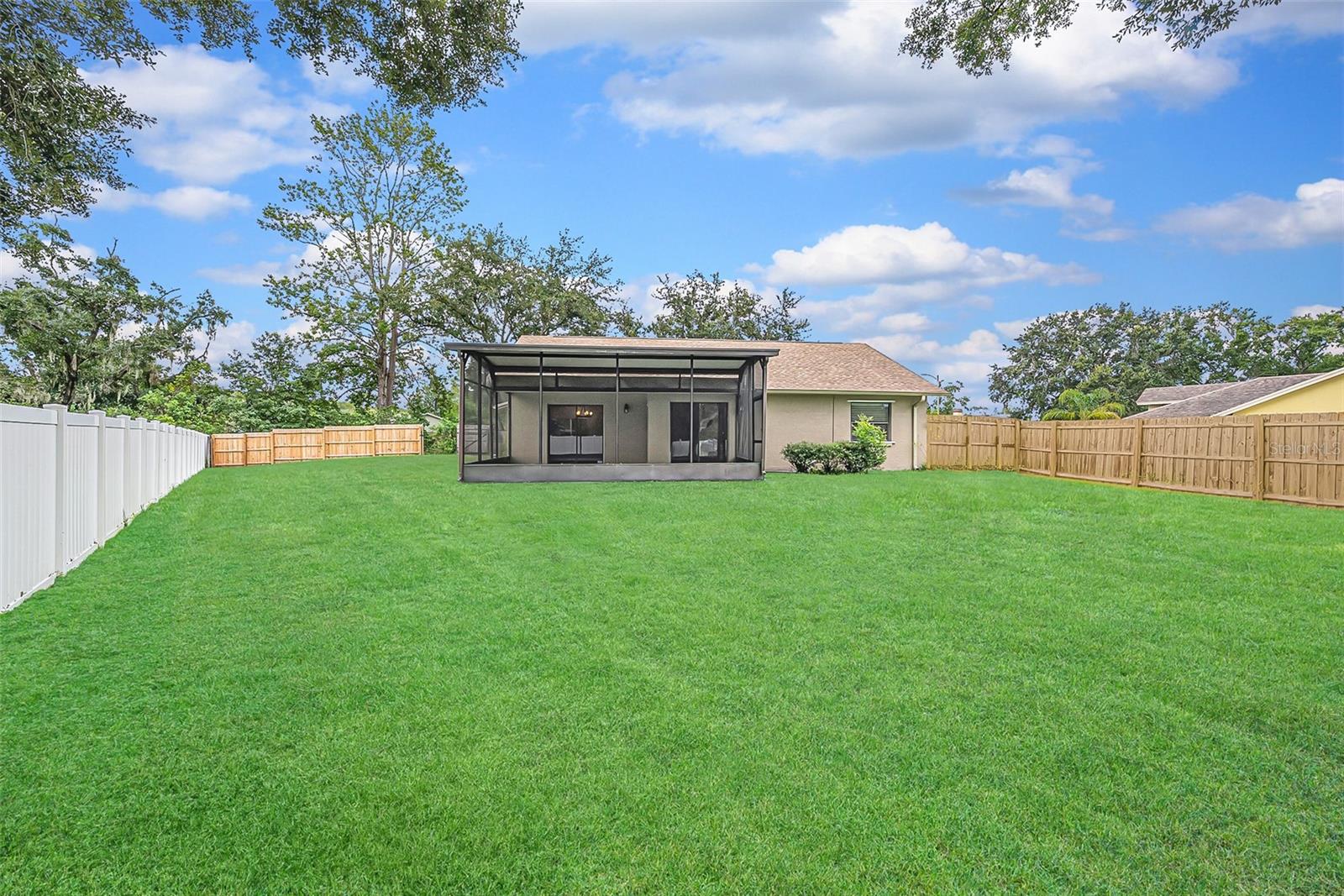 Listing photo id 14 for 23253 Granite Place