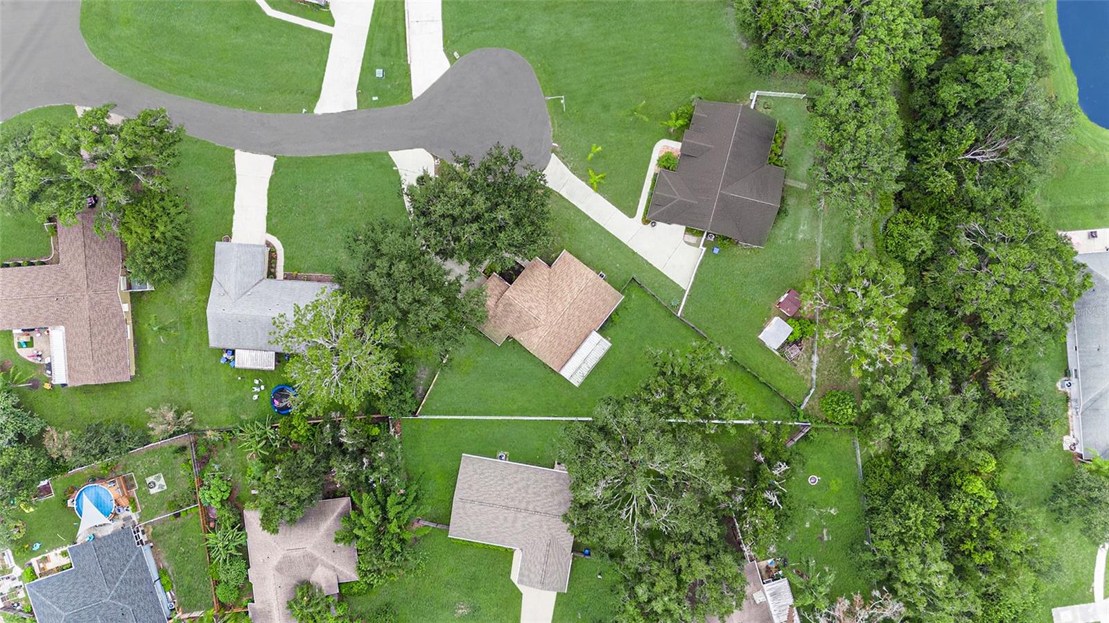 Listing photo id 16 for 23253 Granite Place