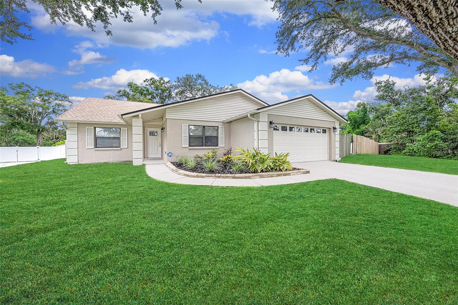 Listing photo id 18 for 23253 Granite Place