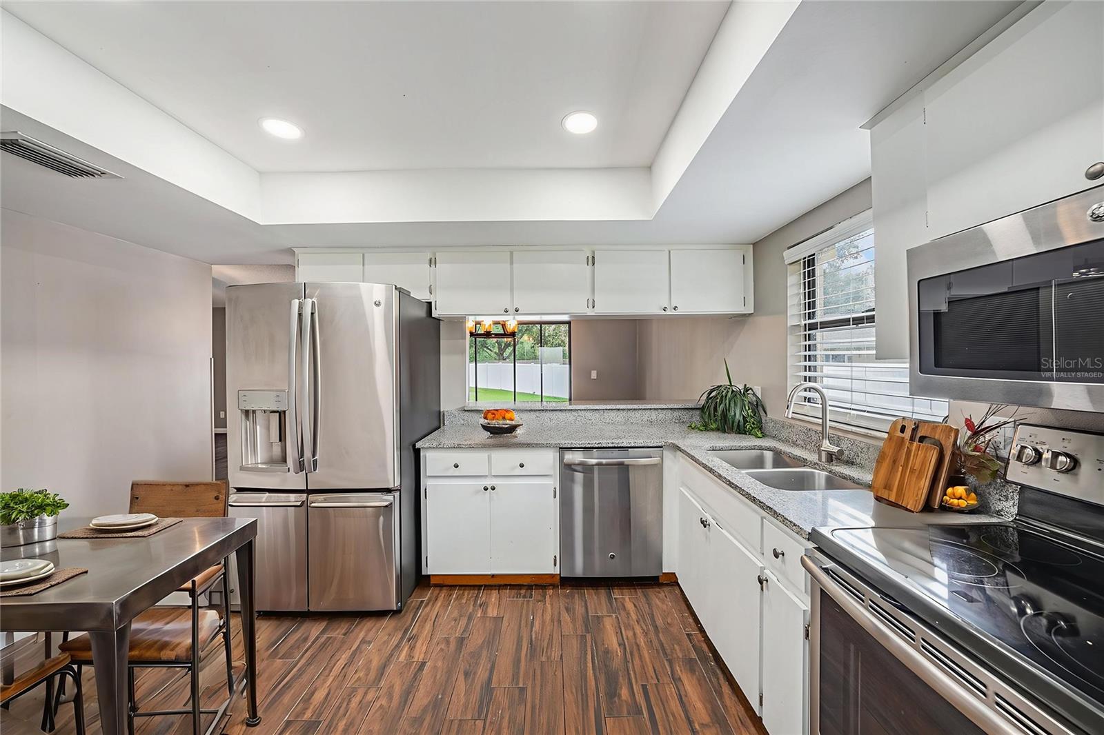 Listing photo id 4 for 23253 Granite Place