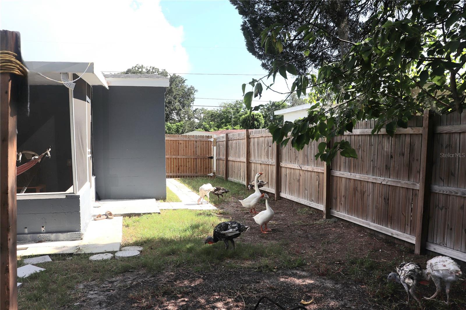 Listing photo id 11 for 6041 Dublin Drive