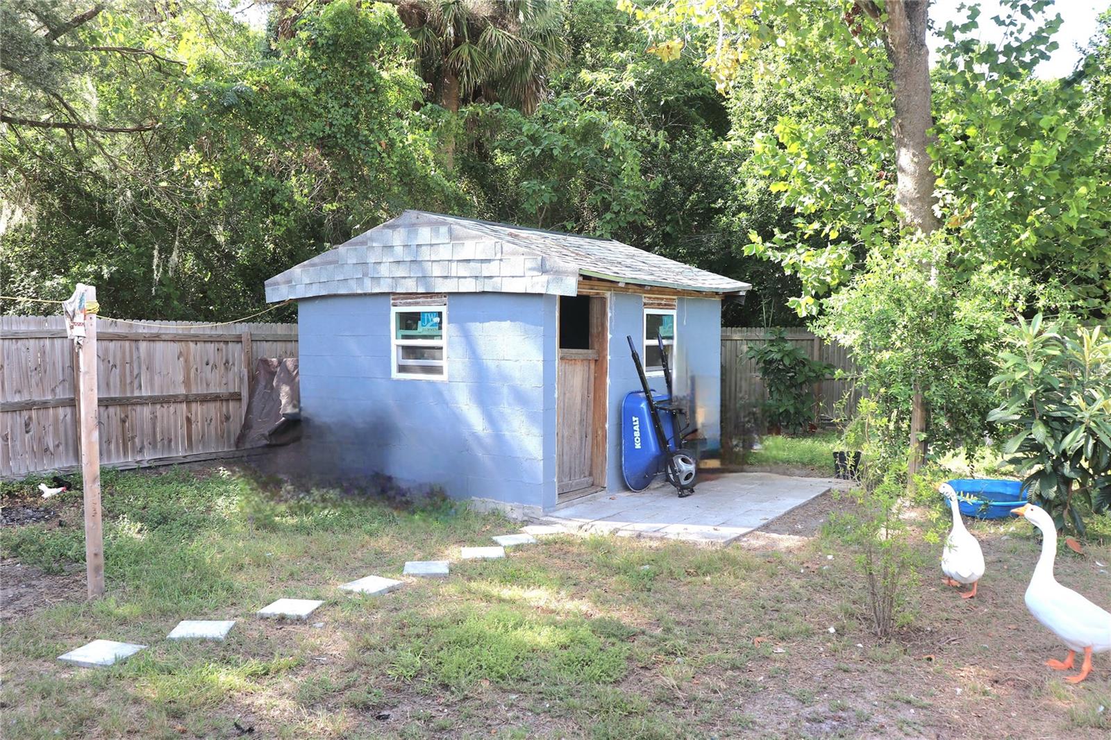 Listing photo id 15 for 6041 Dublin Drive