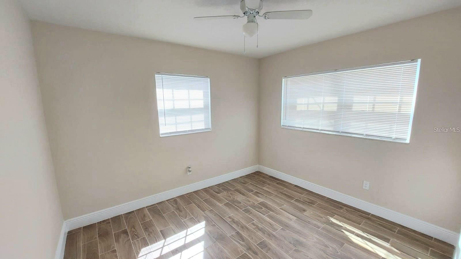 Listing photo id 7 for 6041 Dublin Drive