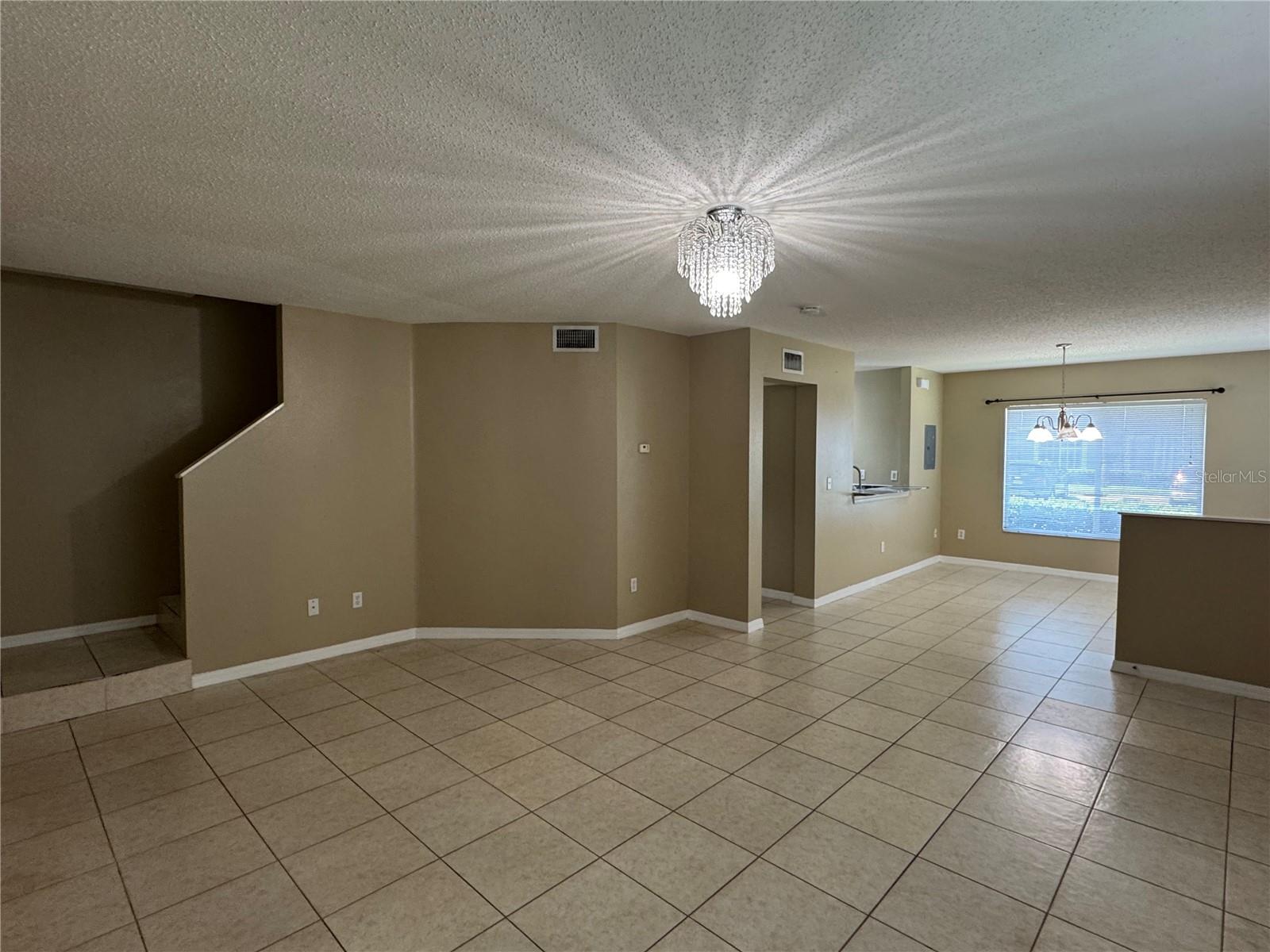 Image 6 of 19 For 1635 Fluorshire Drive