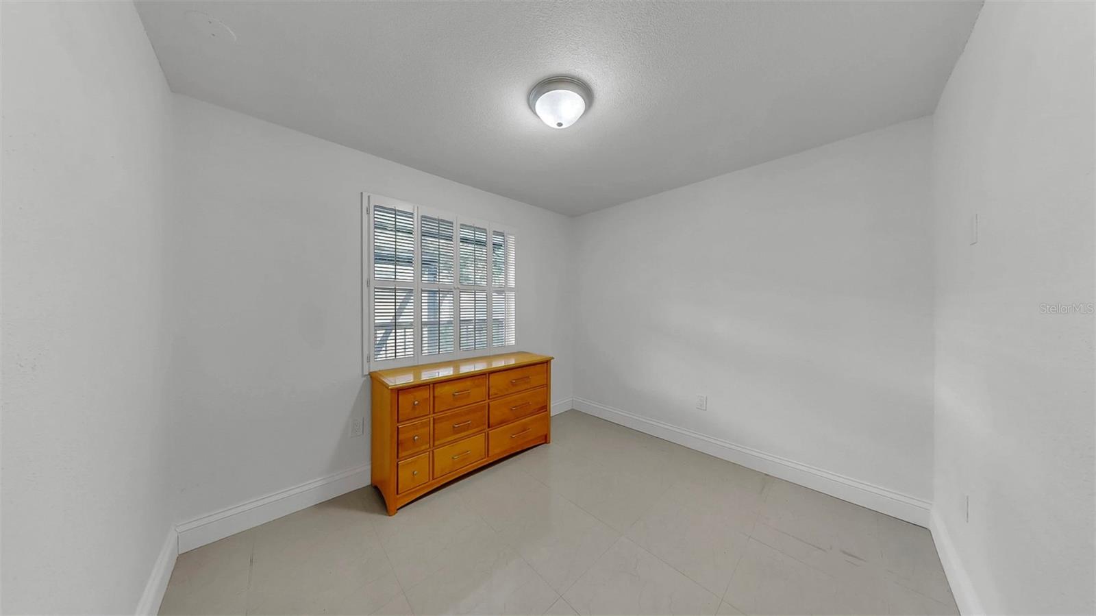 Image 13 of 26 For 1146 King Arthur Court 114