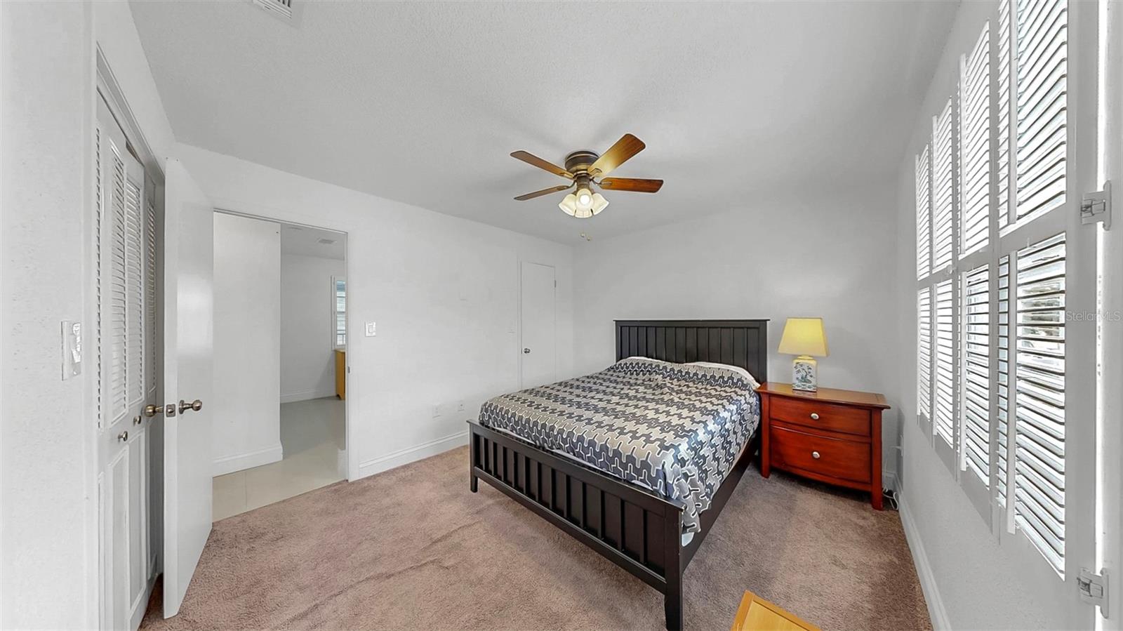 Image 15 of 26 For 1146 King Arthur Court 114