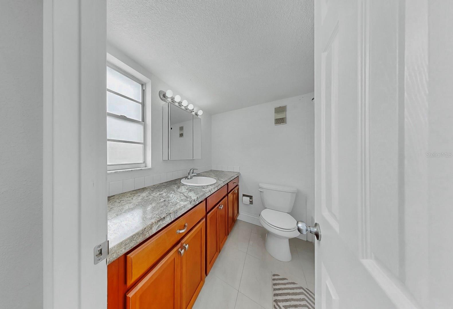 Image 17 of 26 For 1146 King Arthur Court 114