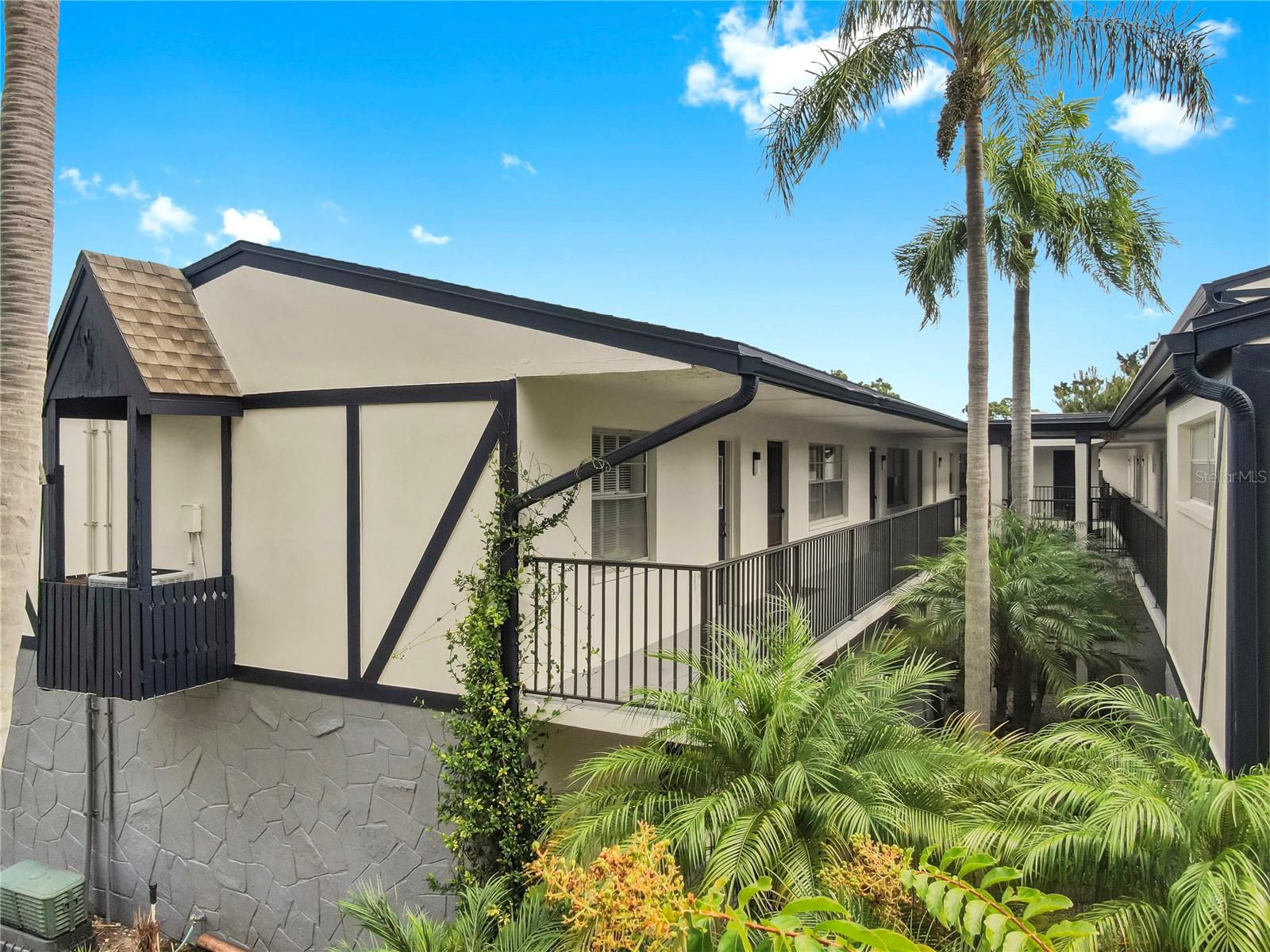 Image 4 of 26 For 1146 King Arthur Court 114