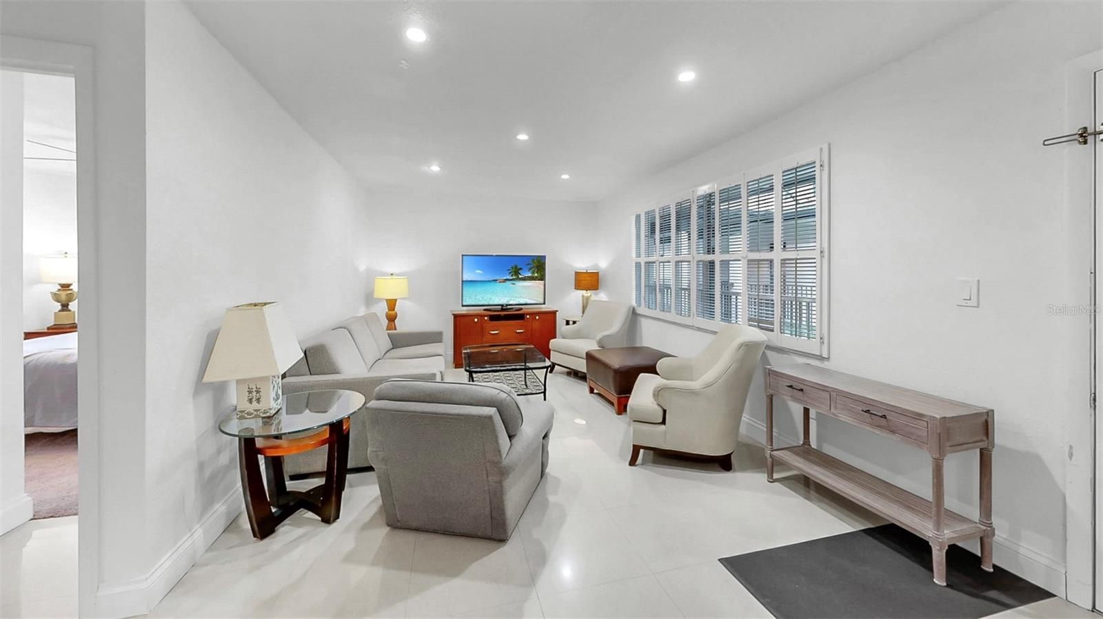 Image 7 of 26 For 1146 King Arthur Court 114