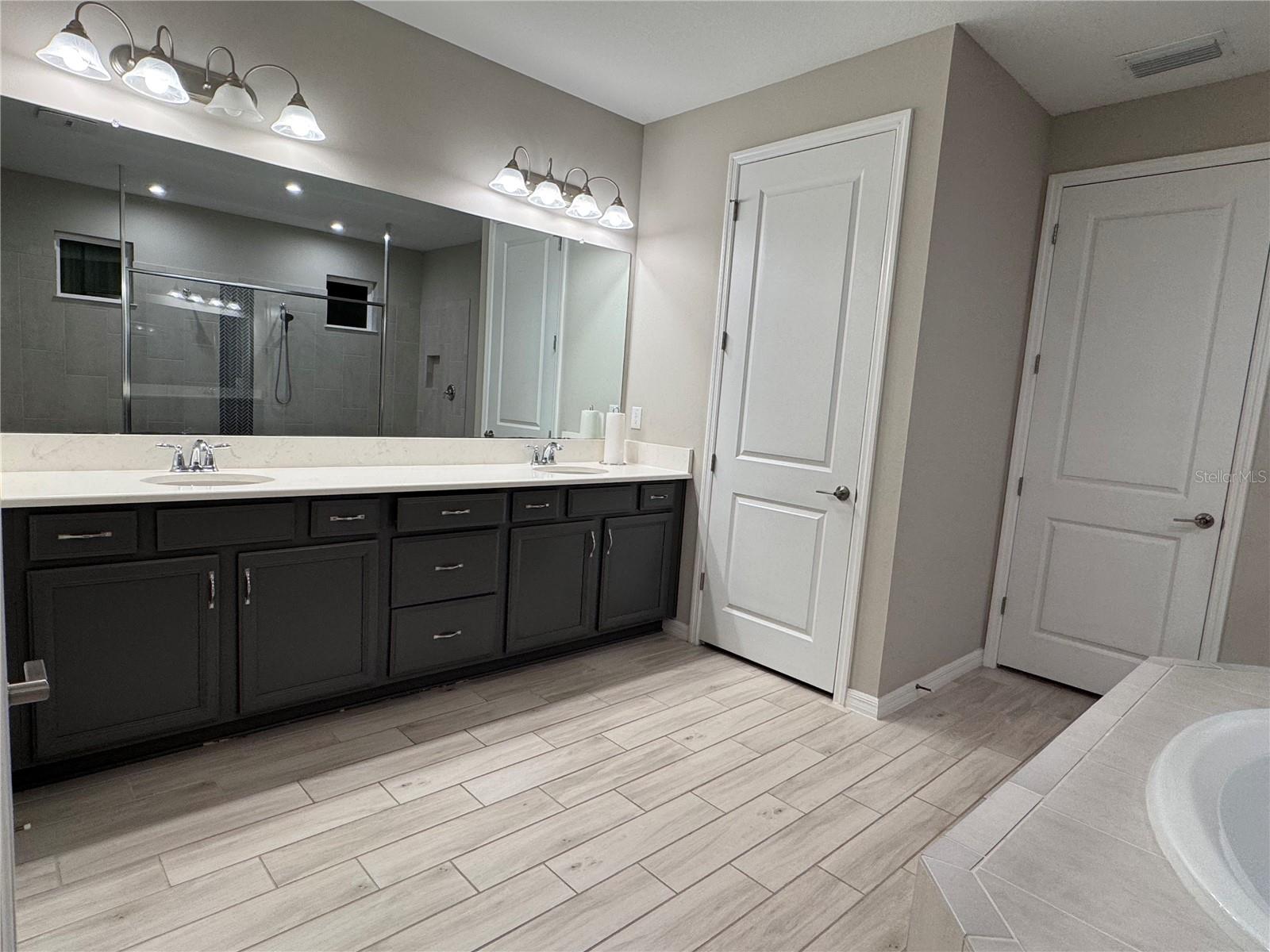 Image 21 of 28 For 7298 Bluestem Court