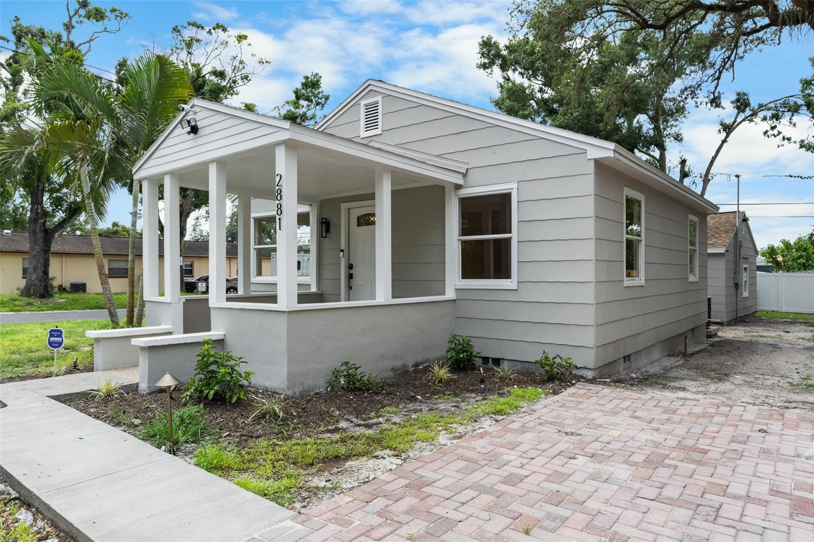 Image 3 of 43 For 2881 61st Avenue N