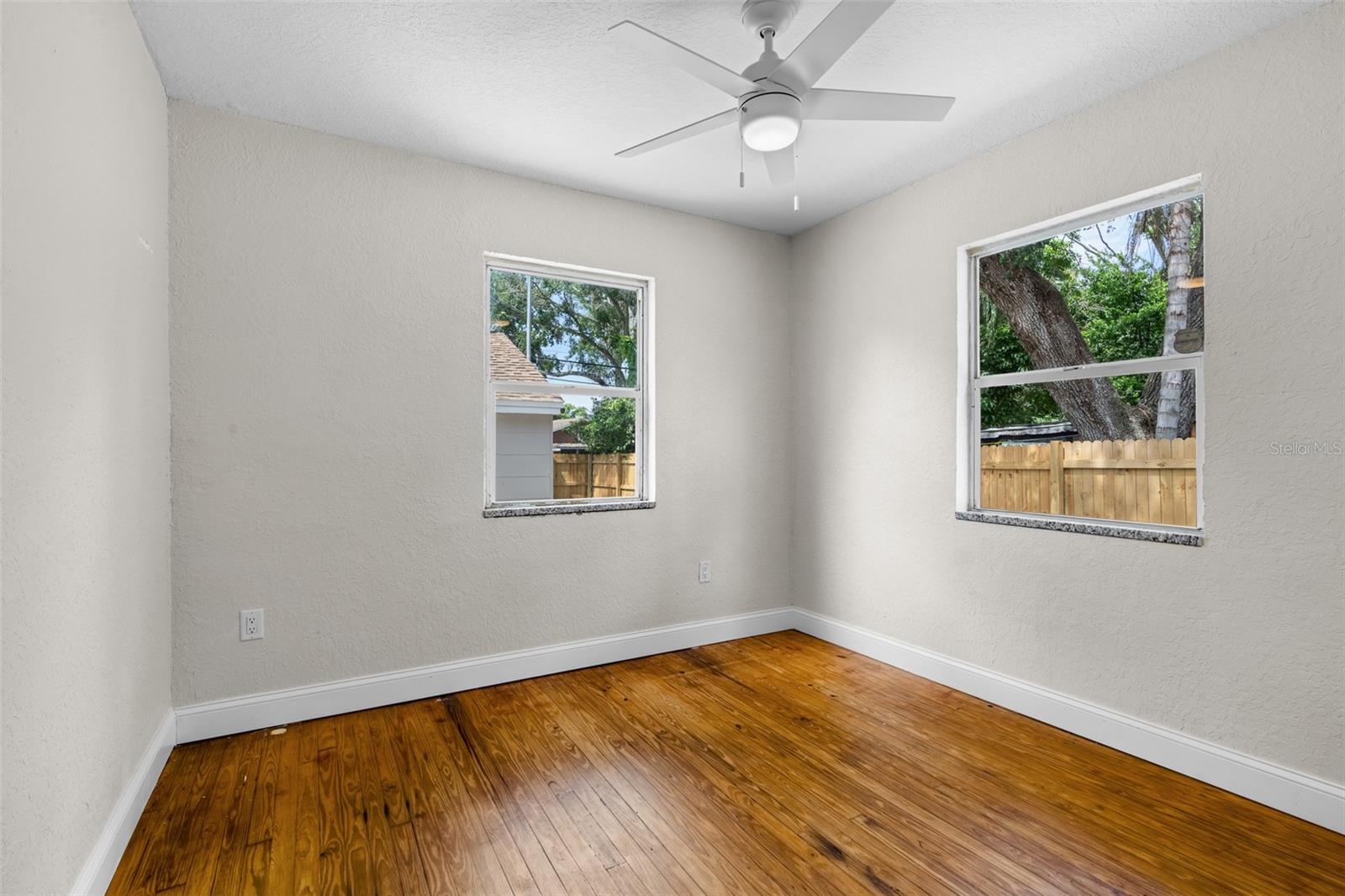 Image 32 of 43 For 2881 61st Avenue N