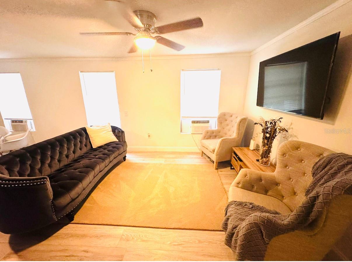 Image 8 of 21 For 409 2nd Avenue