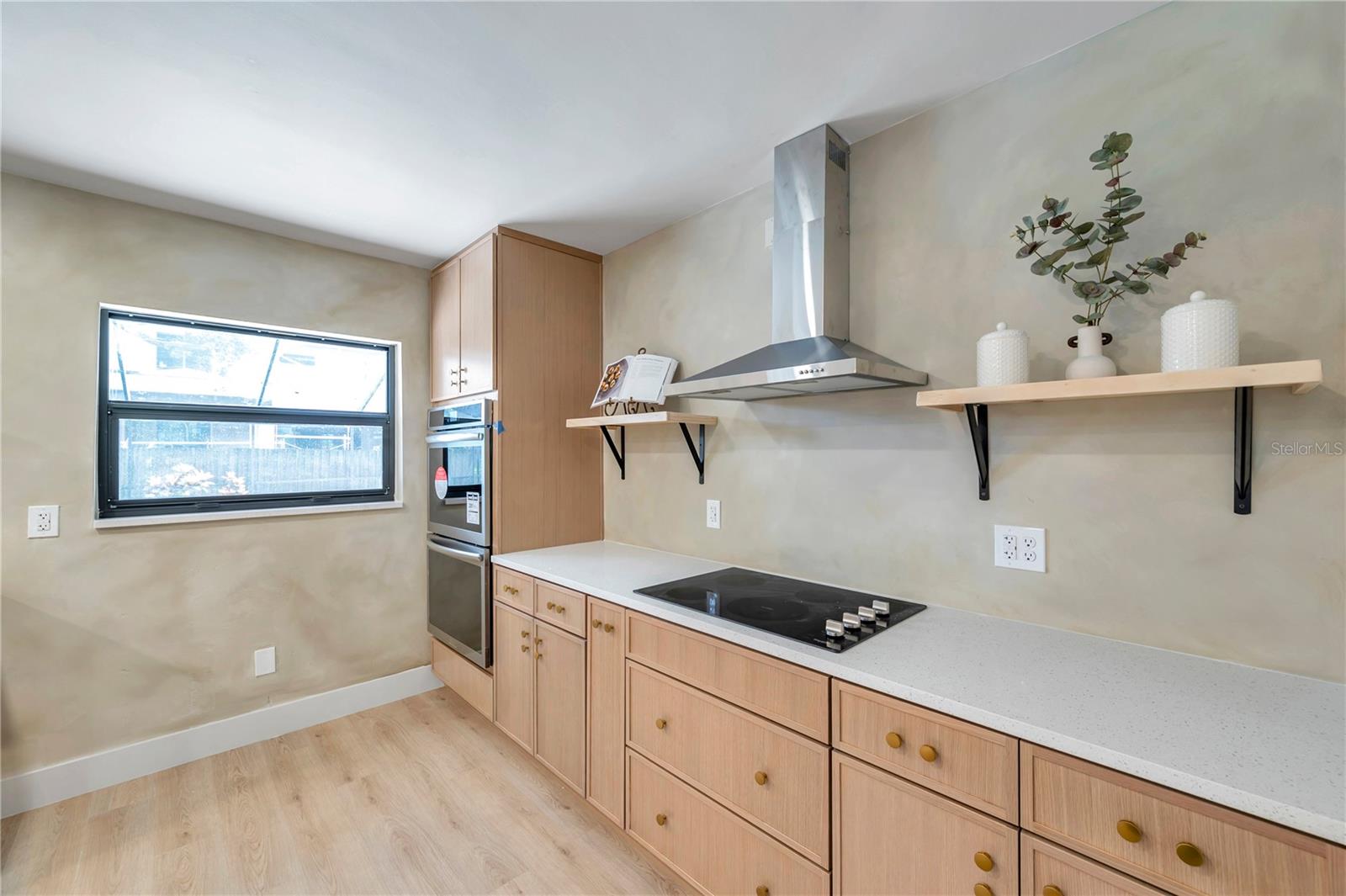 Listing photo id 13 for 4504 Lamb Avenue