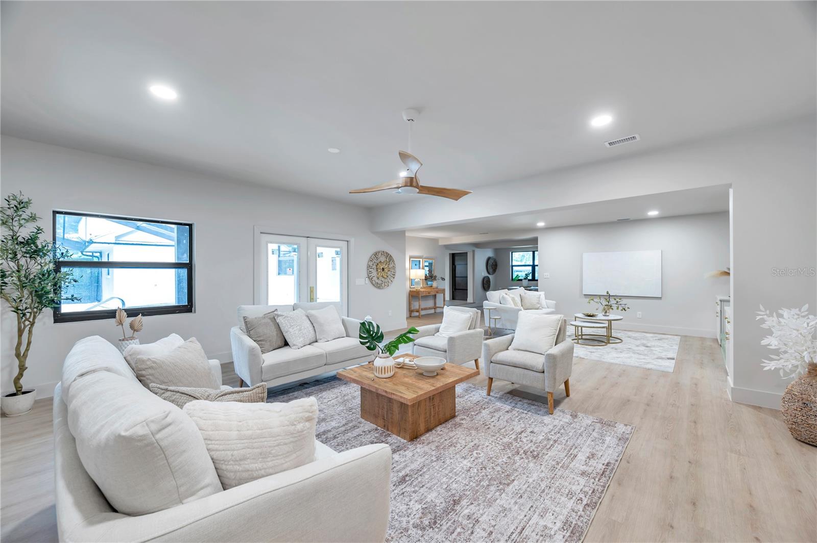 Listing photo id 28 for 4504 Lamb Avenue
