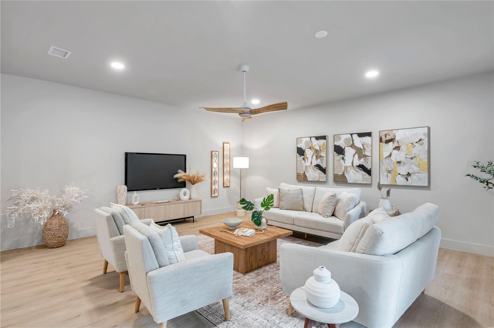Listing photo id 30 for 4504 Lamb Avenue