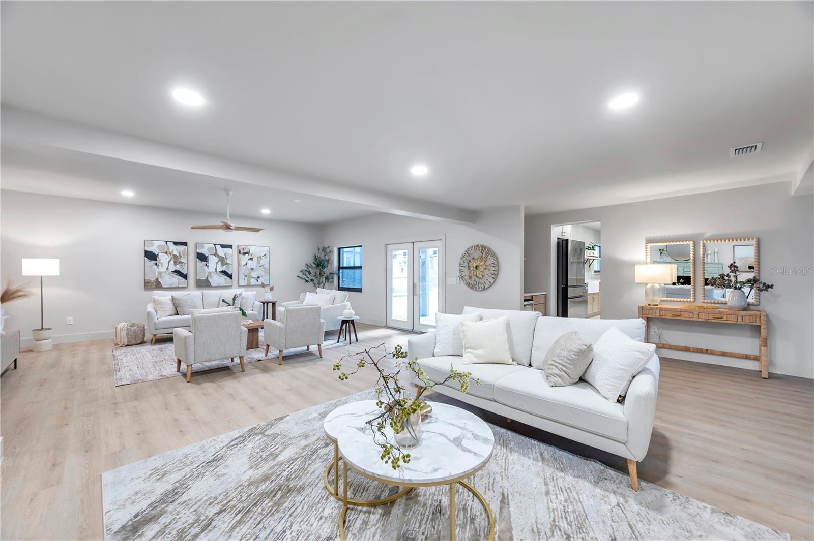 Listing photo id 31 for 4504 Lamb Avenue