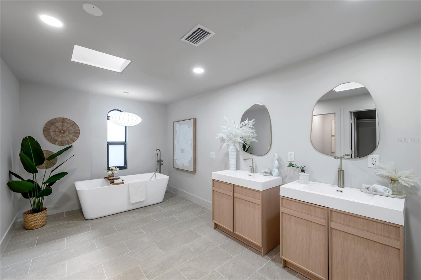 Listing photo id 45 for 4504 Lamb Avenue