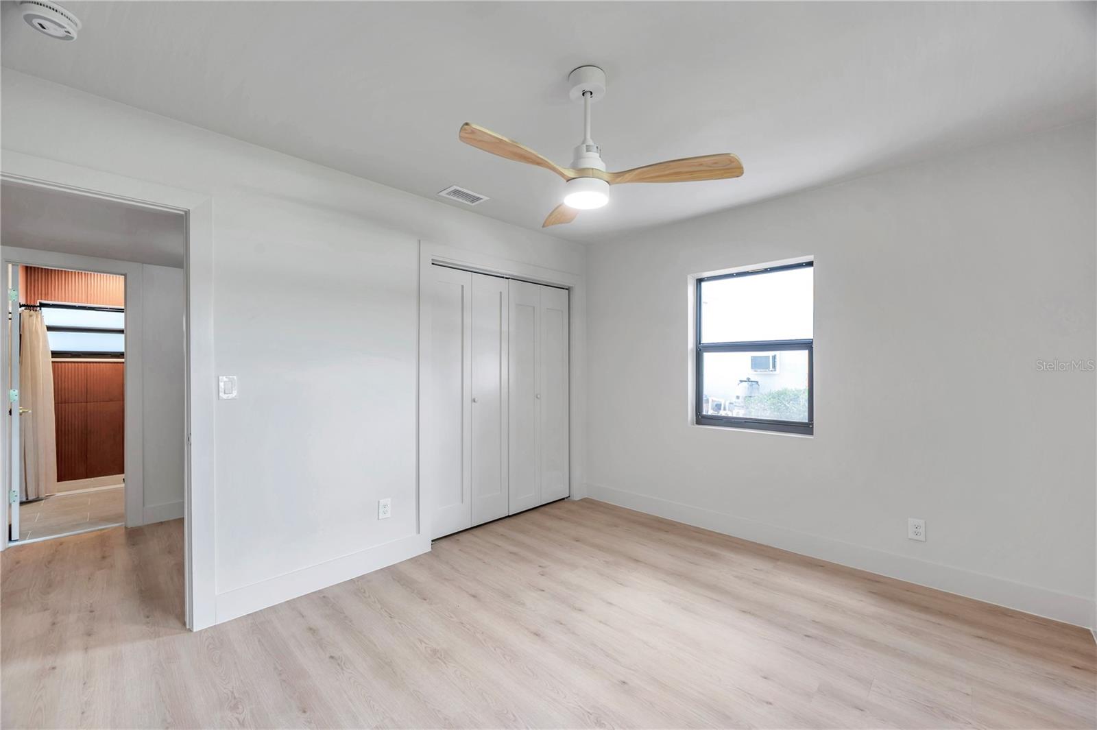 Listing photo id 49 for 4504 Lamb Avenue