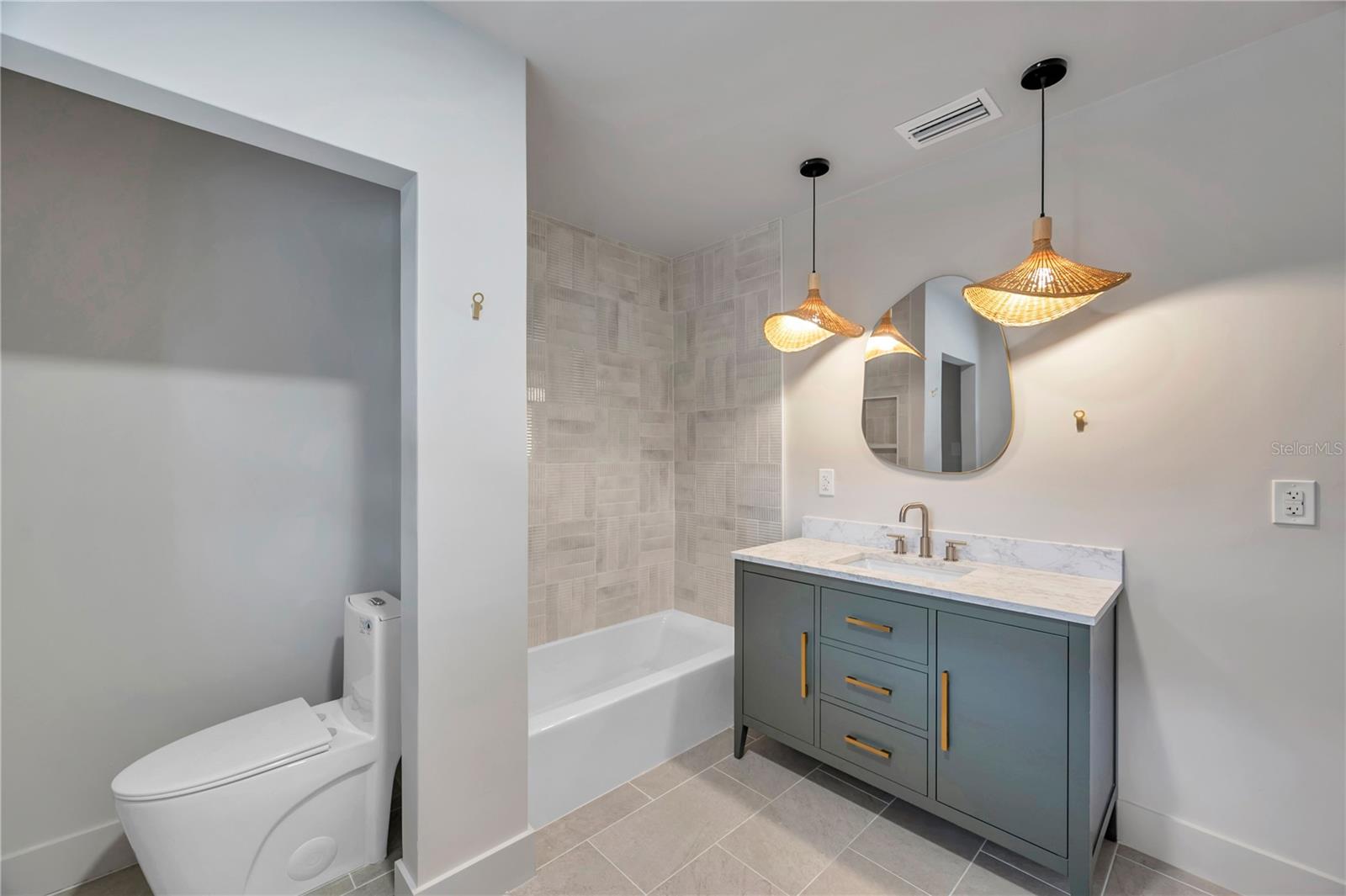 Listing photo id 56 for 4504 Lamb Avenue
