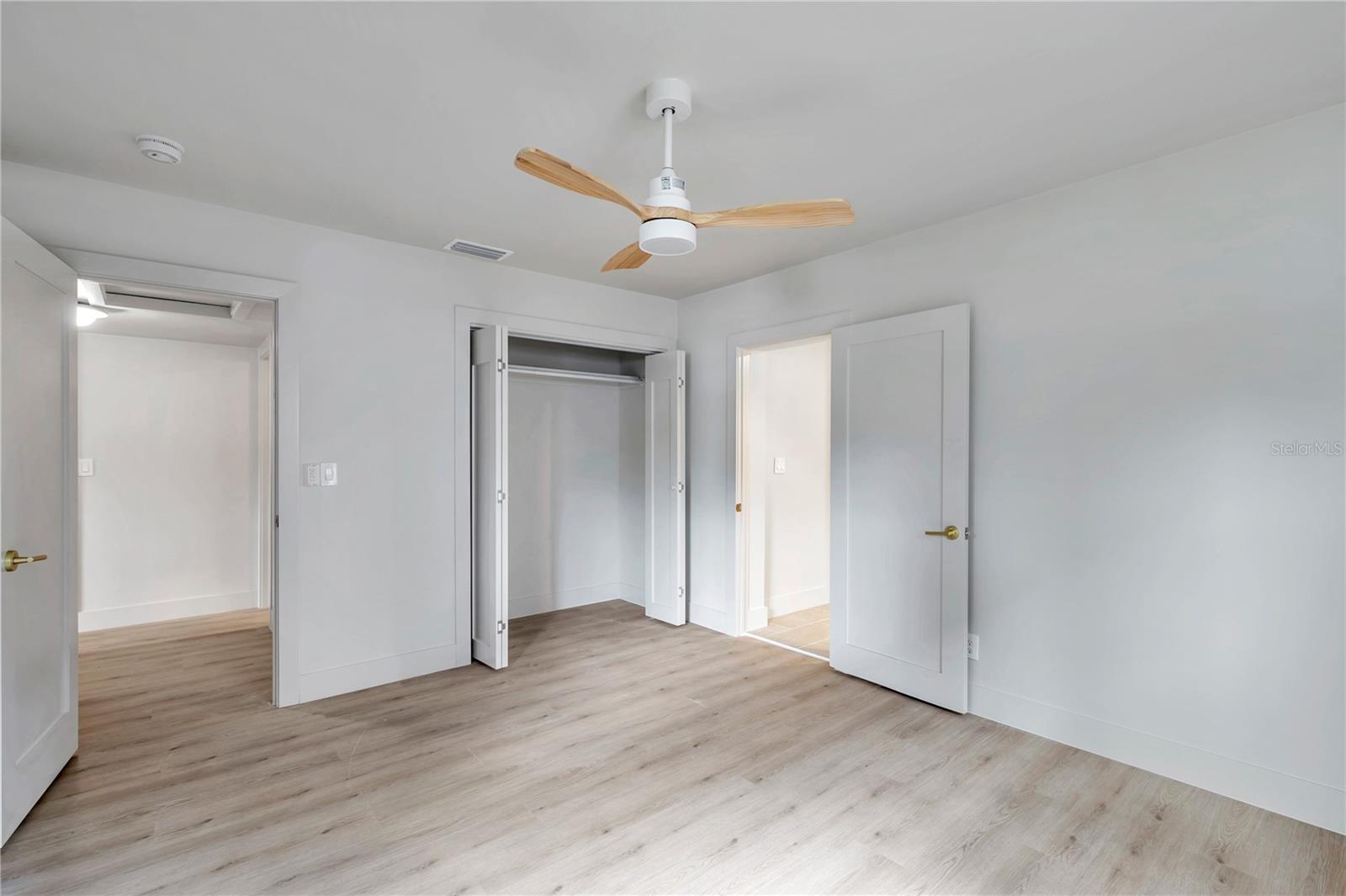 Listing photo id 59 for 4504 Lamb Avenue