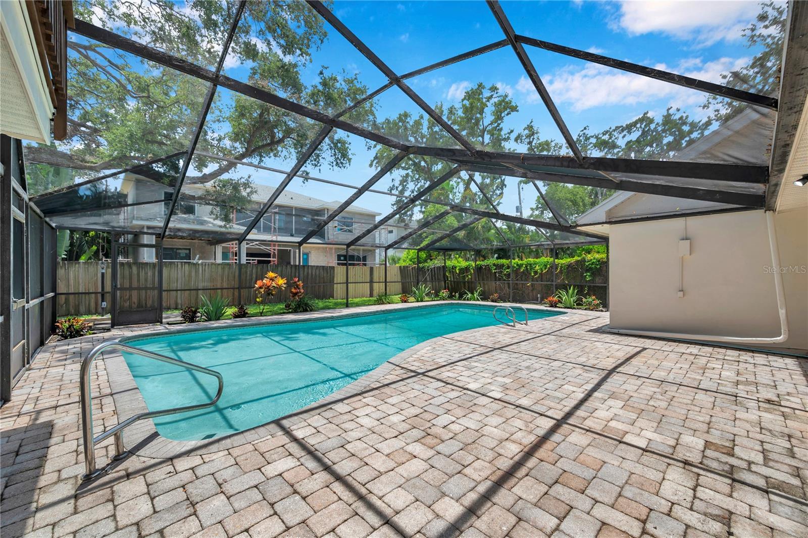 Listing photo id 63 for 4504 Lamb Avenue
