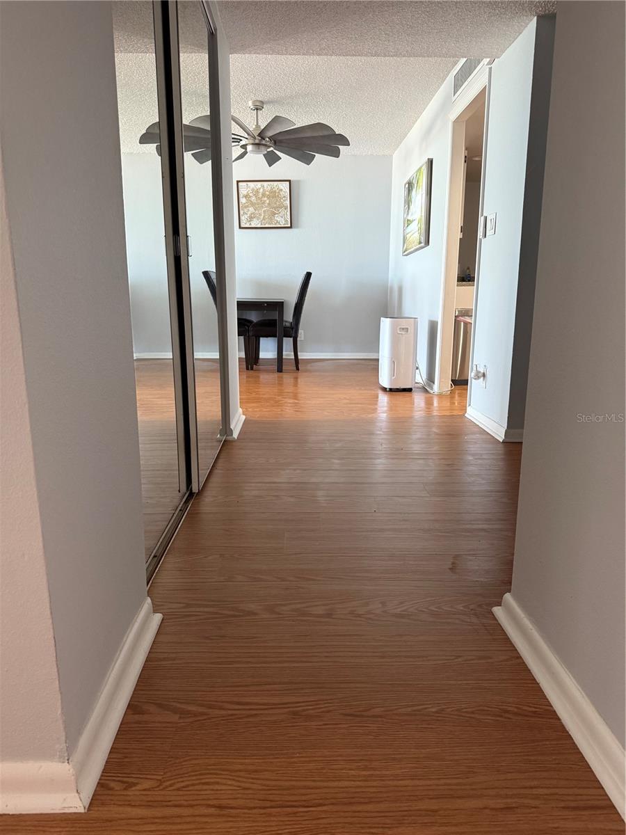 Image 10 of 21 For 1430 Gulf Boulevard 511