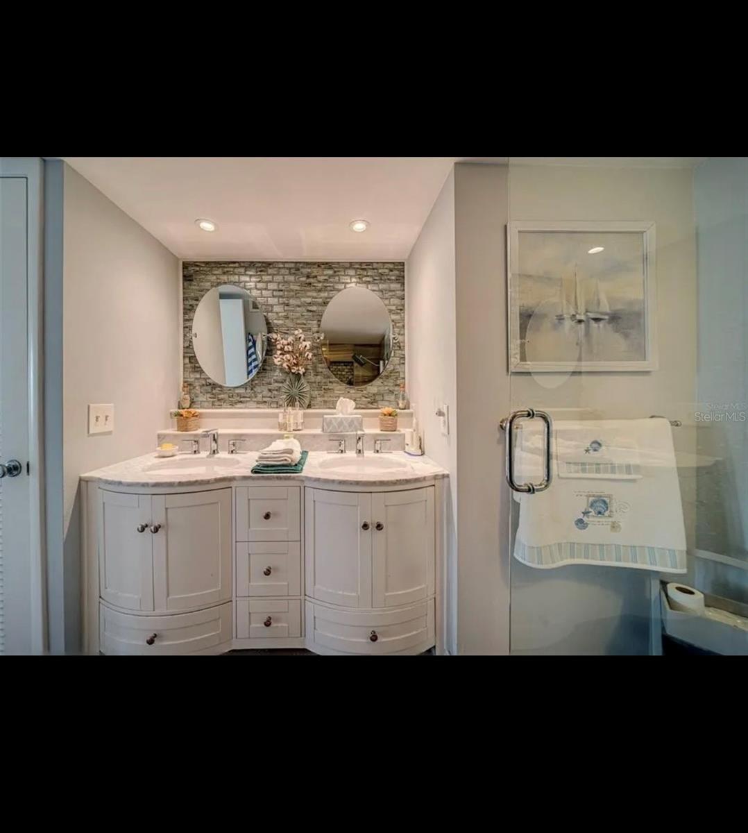 Image 14 of 21 For 1430 Gulf Boulevard 511