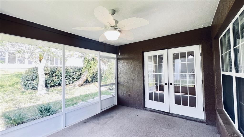 Listing photo id 14 for 4175 Stewart Way