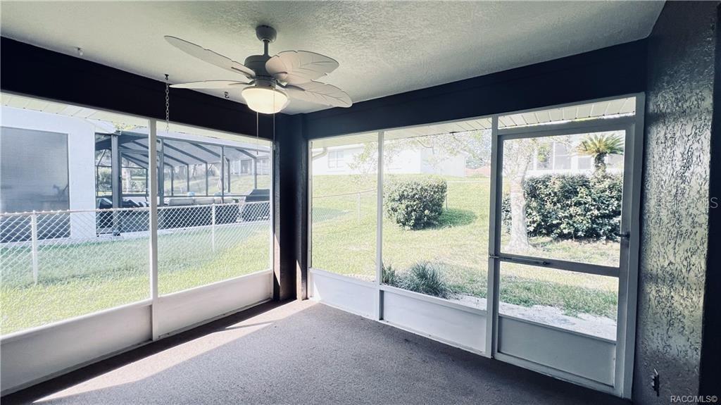 Listing photo id 15 for 4175 Stewart Way