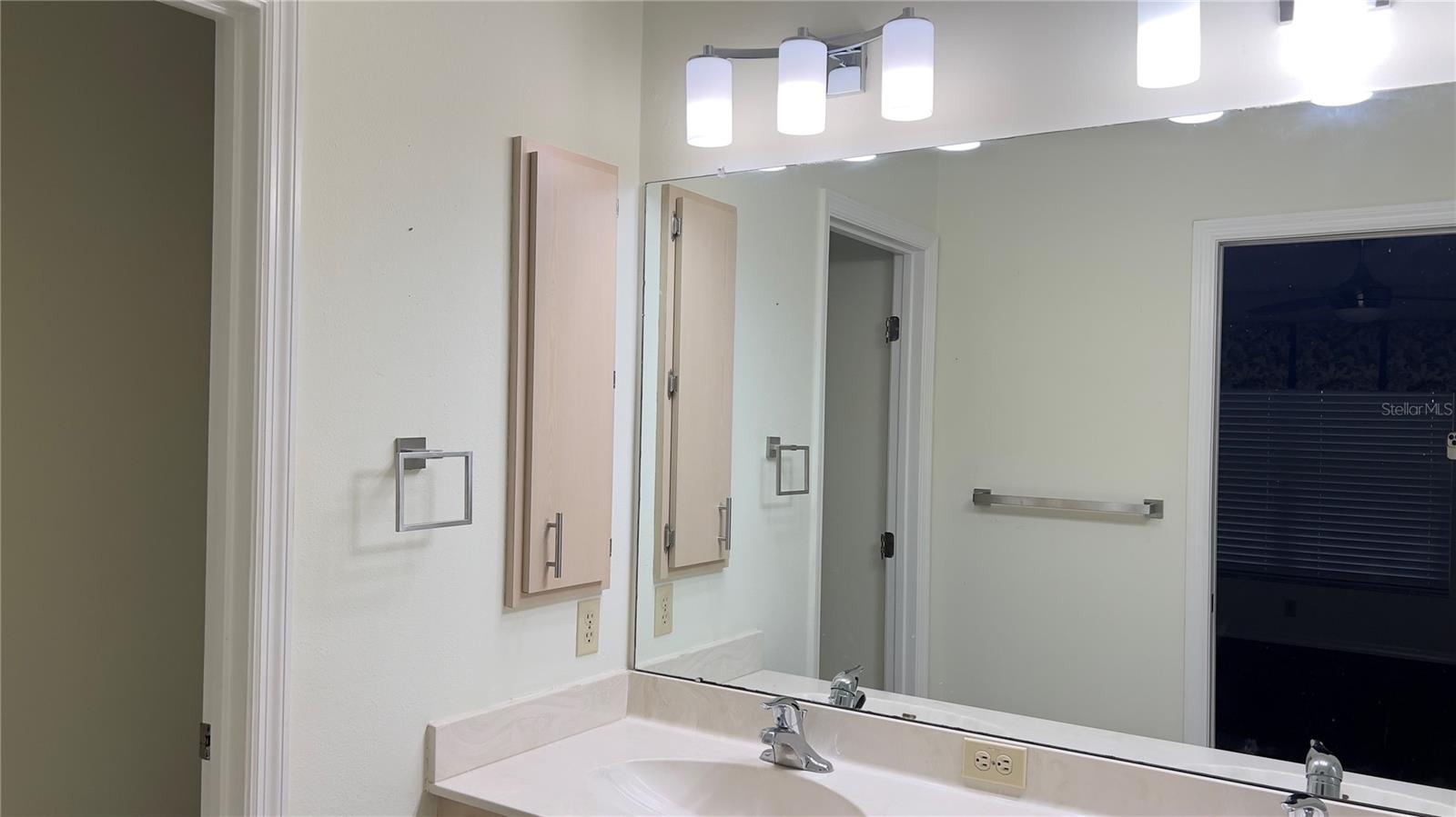 Listing photo id 19 for 4175 Stewart Way