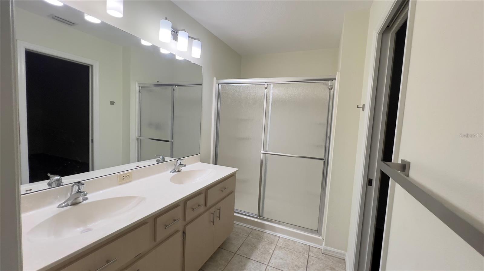 Listing photo id 21 for 4175 Stewart Way
