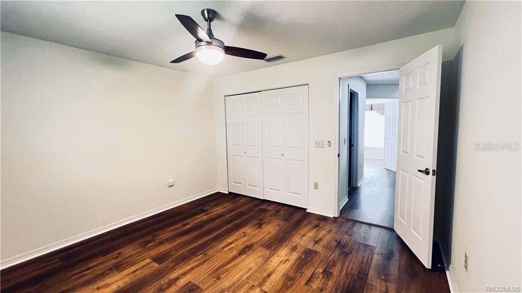 Listing photo id 7 for 4175 Stewart Way