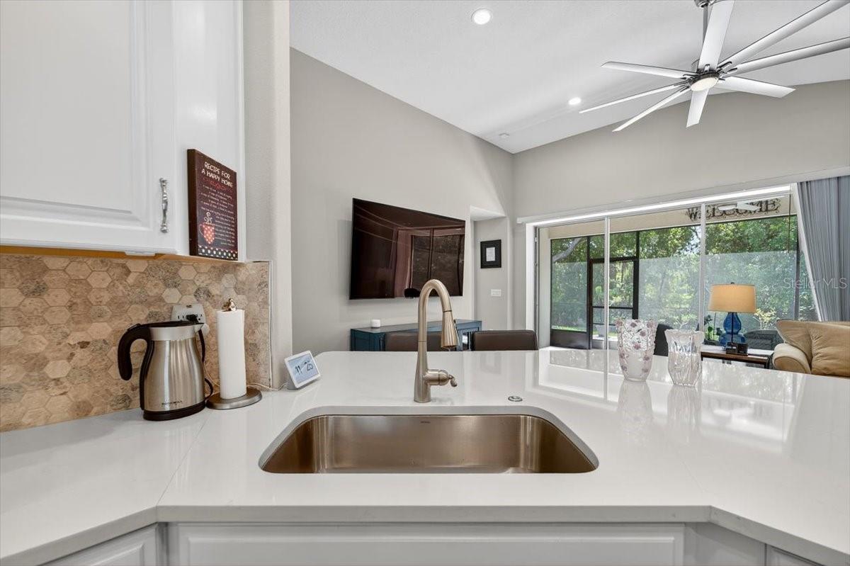 Image 24 of 40 For 9017 Spruce Creek Circle