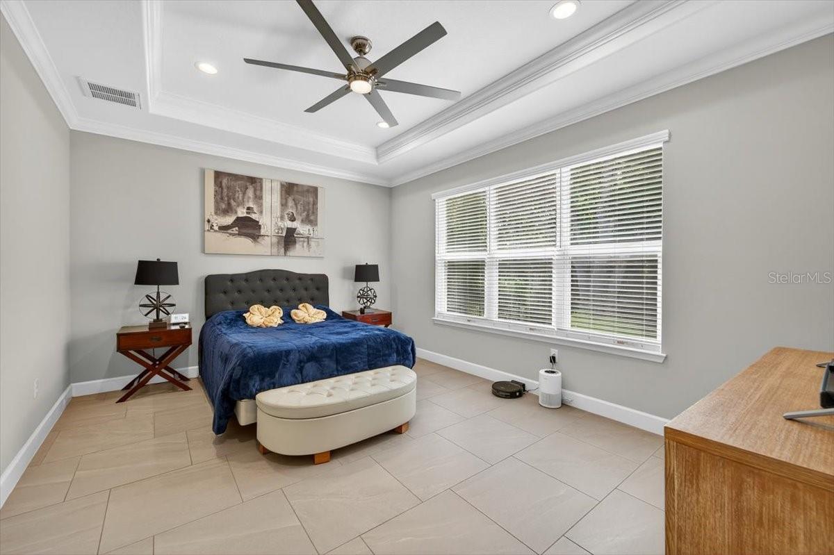Image 26 of 40 For 9017 Spruce Creek Circle