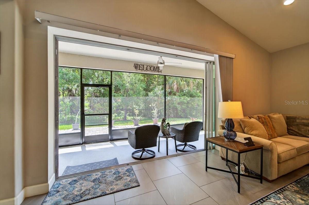Image 33 of 40 For 9017 Spruce Creek Circle