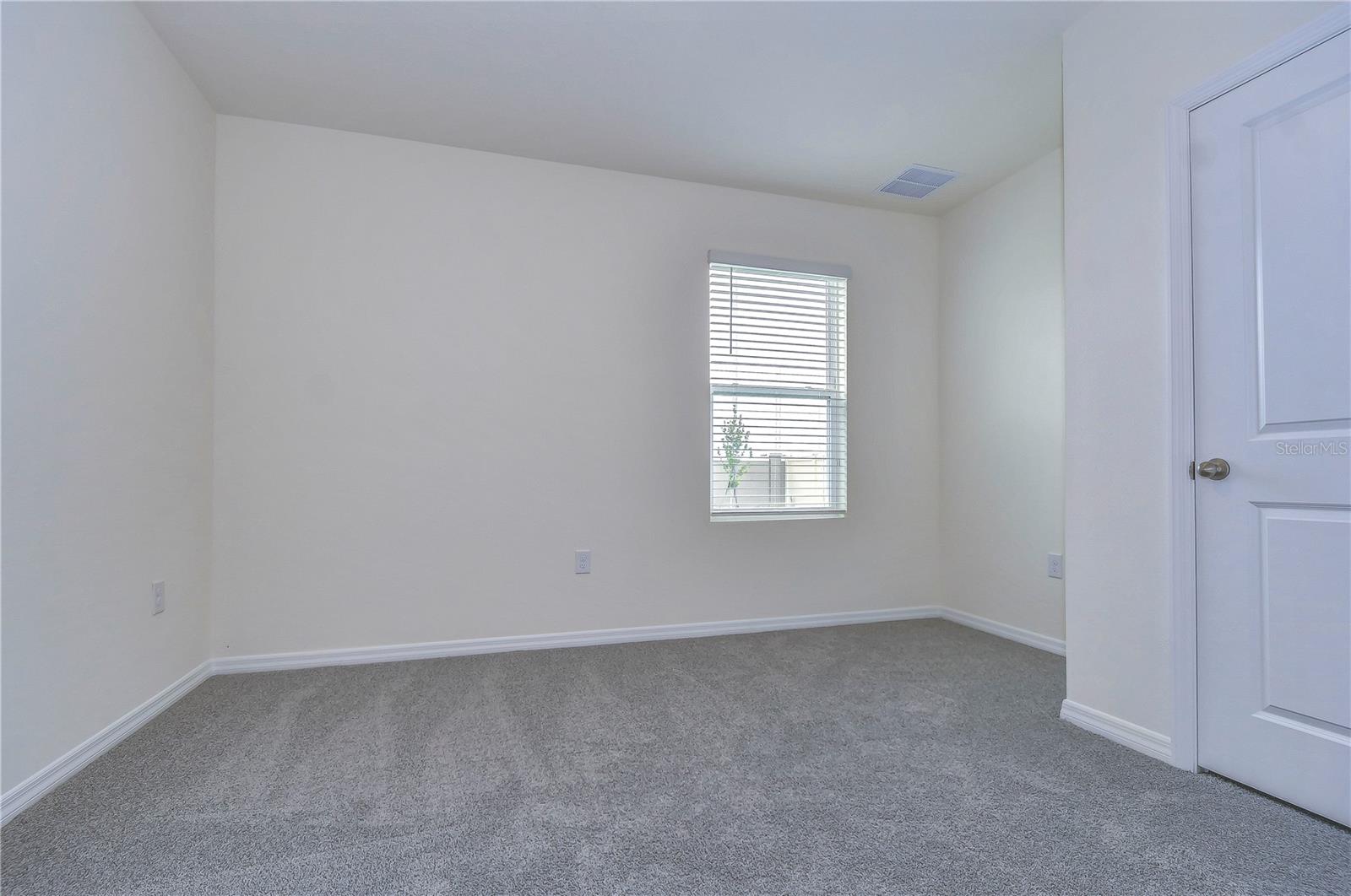 Listing photo id 11 for 9176 Forge Breeze Loop