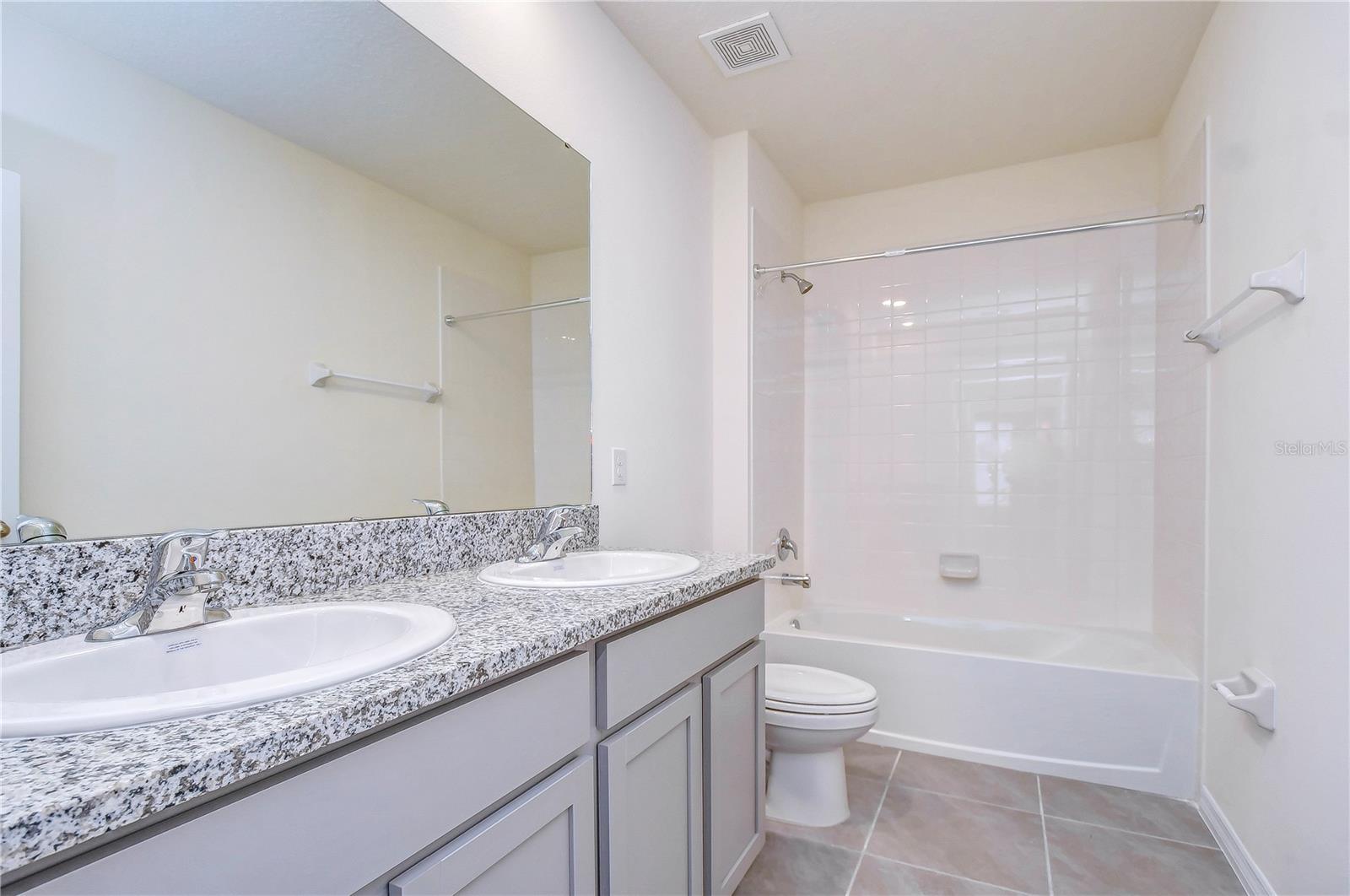 Listing photo id 16 for 9176 Forge Breeze Loop