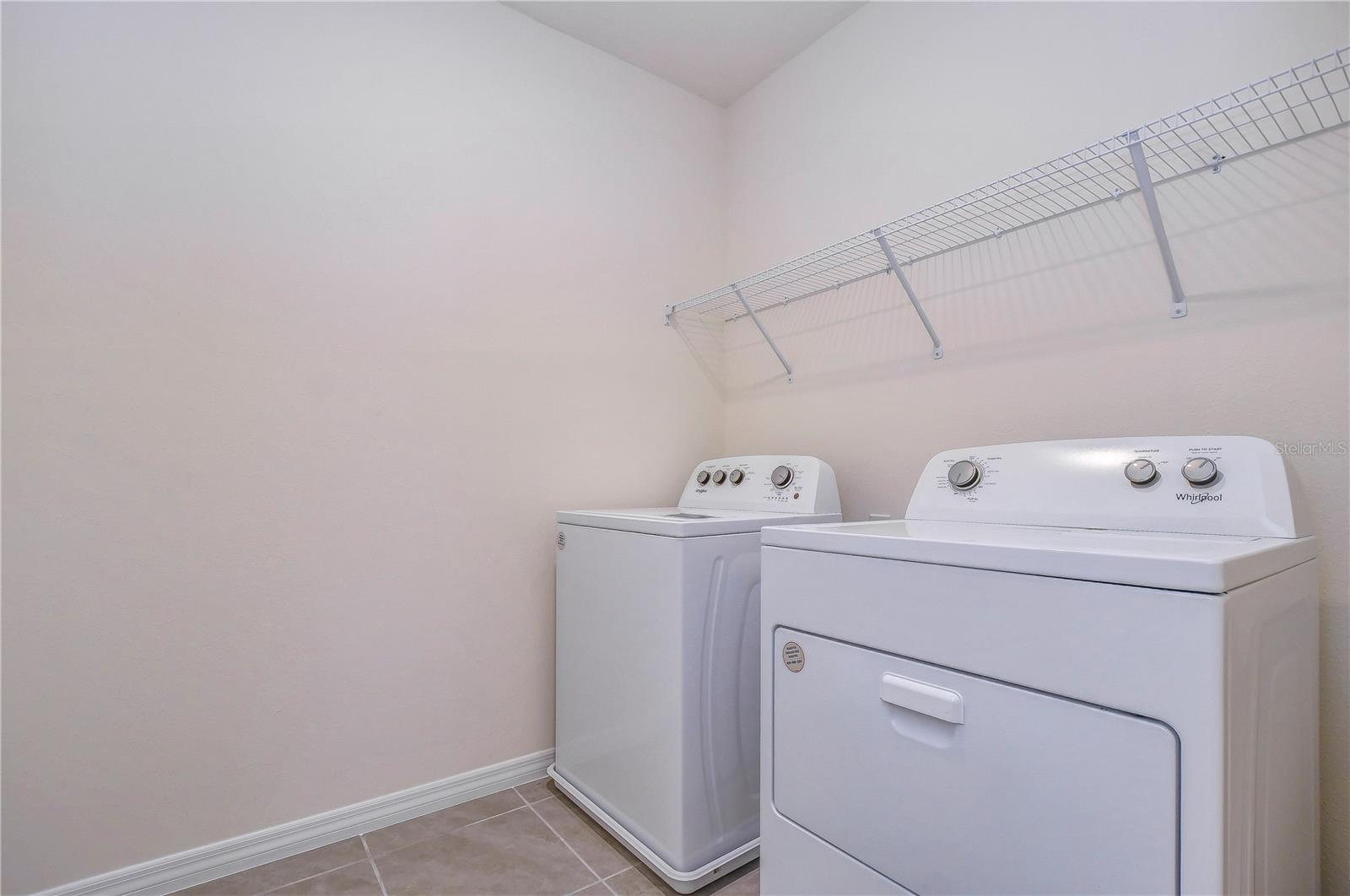Listing photo id 17 for 9176 Forge Breeze Loop