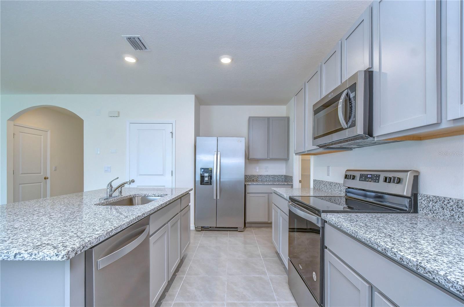 Listing photo id 4 for 9176 Forge Breeze Loop
