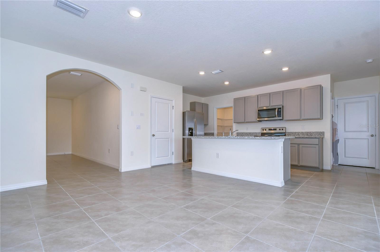 Listing photo id 5 for 9176 Forge Breeze Loop
