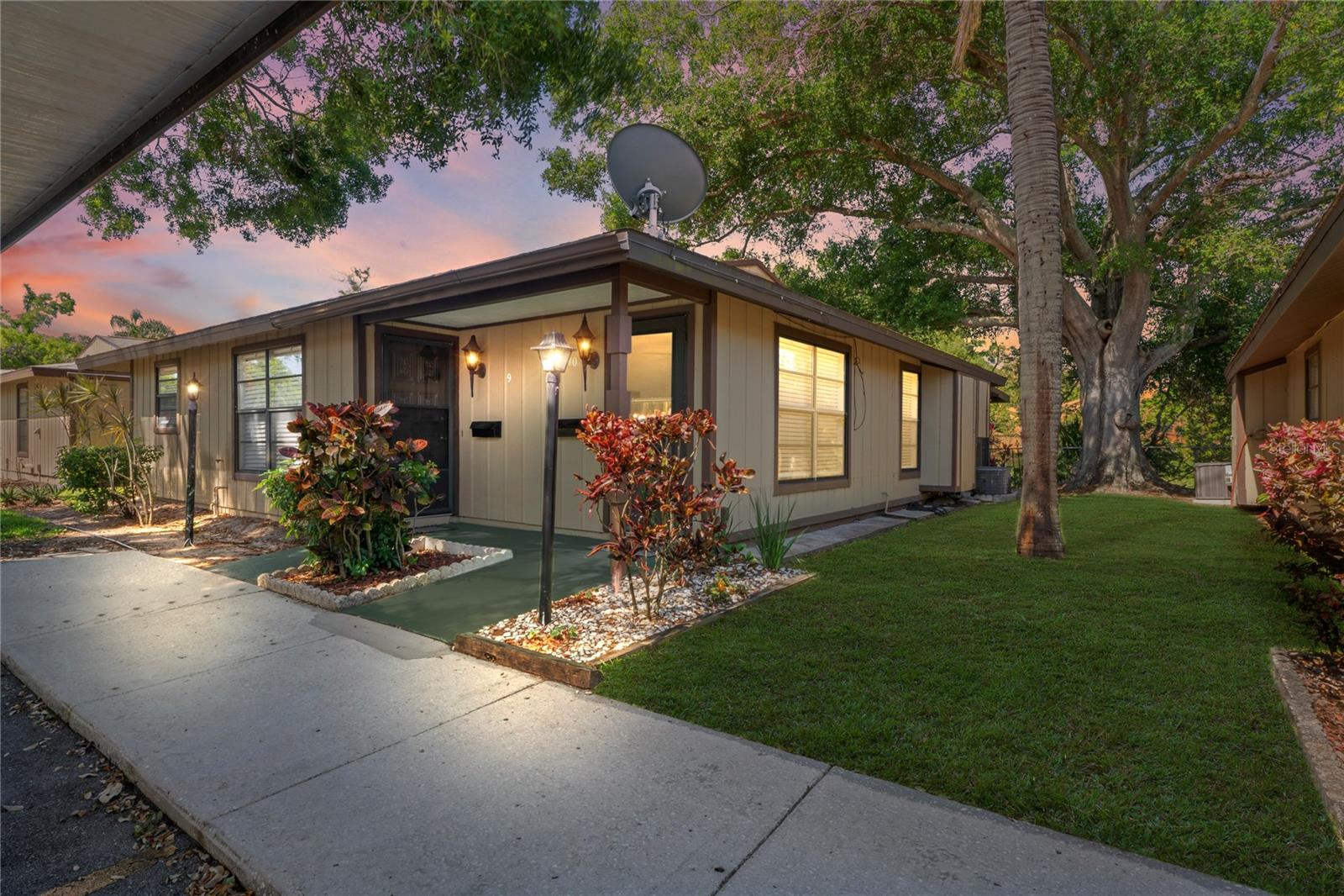 Details for 1980 Tahitian Place 10, DUNEDIN, FL 34698