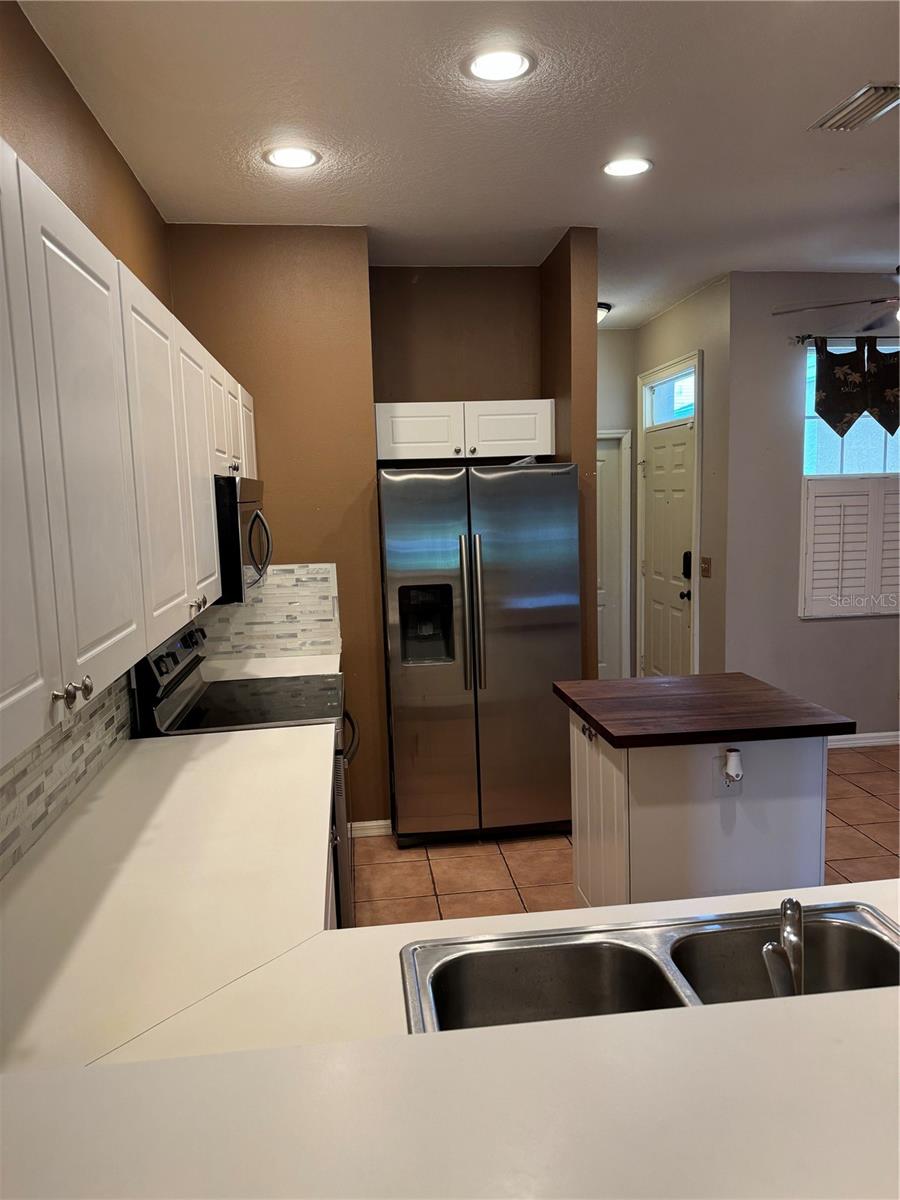 Image 7 of 60 For 1050 Starkey Road 2505