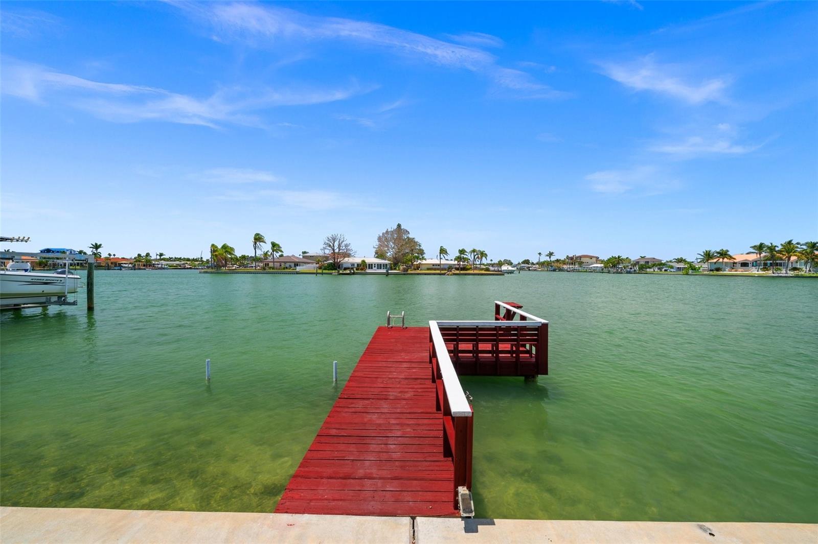 Listing photo id 11 for 600 115th Avenue