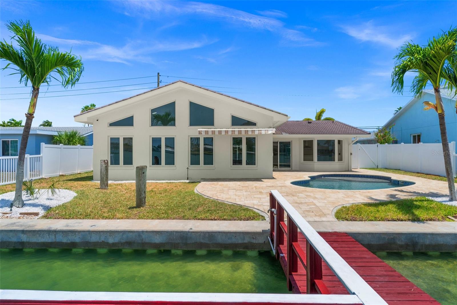 Listing photo id 12 for 600 115th Avenue
