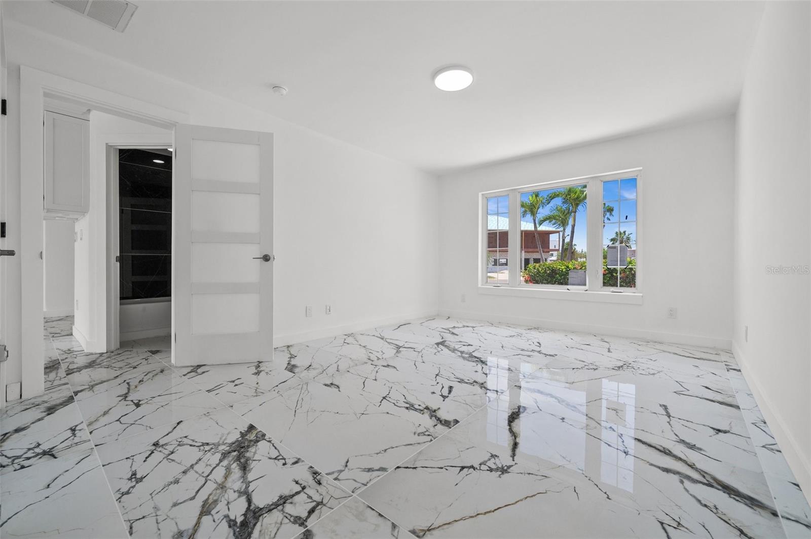 Listing photo id 20 for 600 115th Avenue